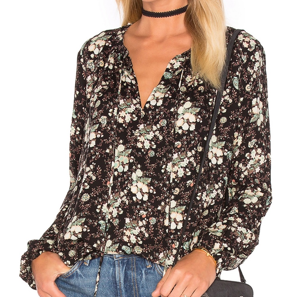 Wayf Townsend Top in Black Floral 💐